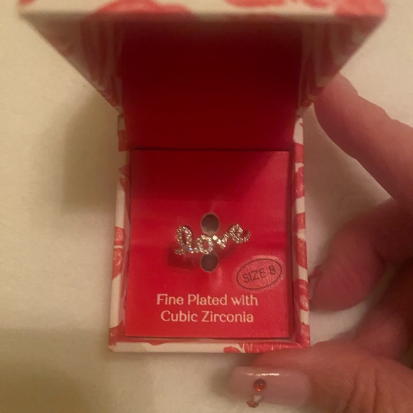 Cubic Zirconia Love Ring perrrrfect for Valentine’s Day - Picture 4 of 4